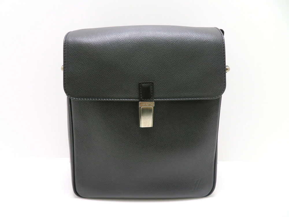 LOUIS VUITTON Yaranga Taiga Ardoise Shoulder Bag